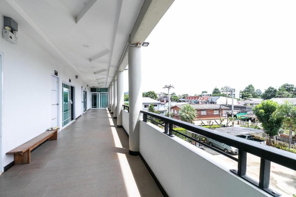 Oyo 75305 T Park Pak Chong Hotel Mu Si Exterior foto