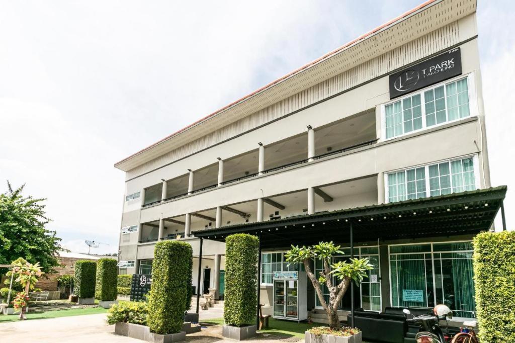 Oyo 75305 T Park Pak Chong Hotel Mu Si Exterior foto